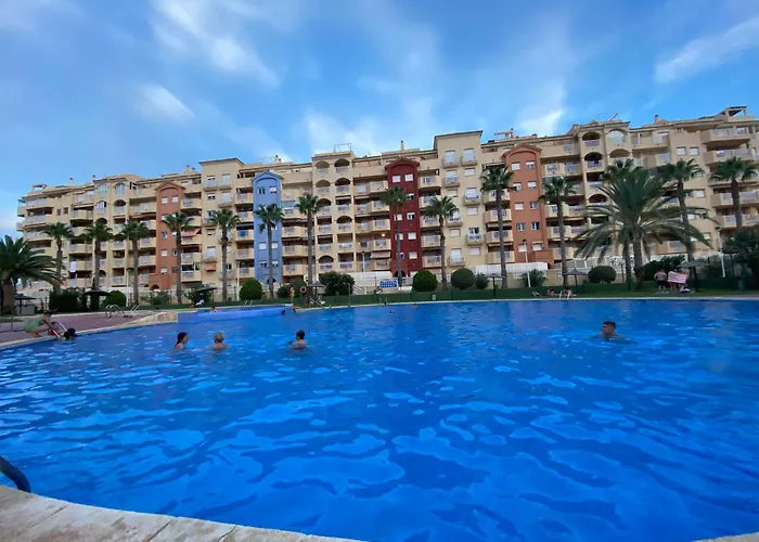 Szumiące Palmy Port Tomás Maestre *