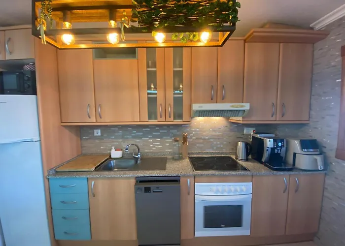 Szumiące Palmy Port Tomás Maestre